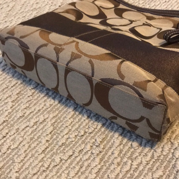 Signature Coach Bag - Picture 5 of 8